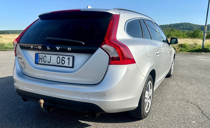 Volvo V60 cena 29500 przebieg: 266000, rok produkcji 2012 z Jedlina-Zdrój małe 106